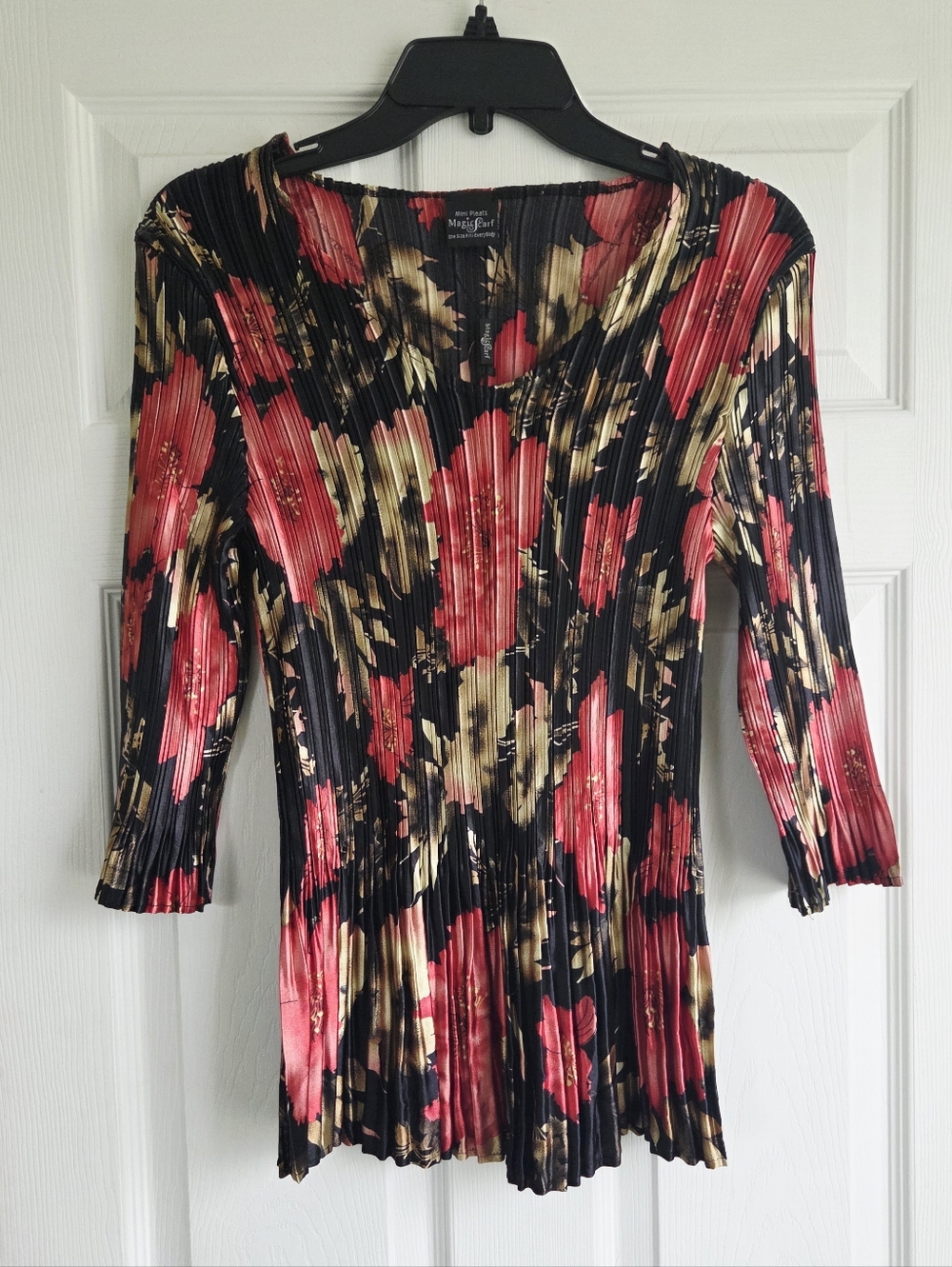 Magic Scarf ✨️ Black Floral Pleated V-Neck Women's Top Size S